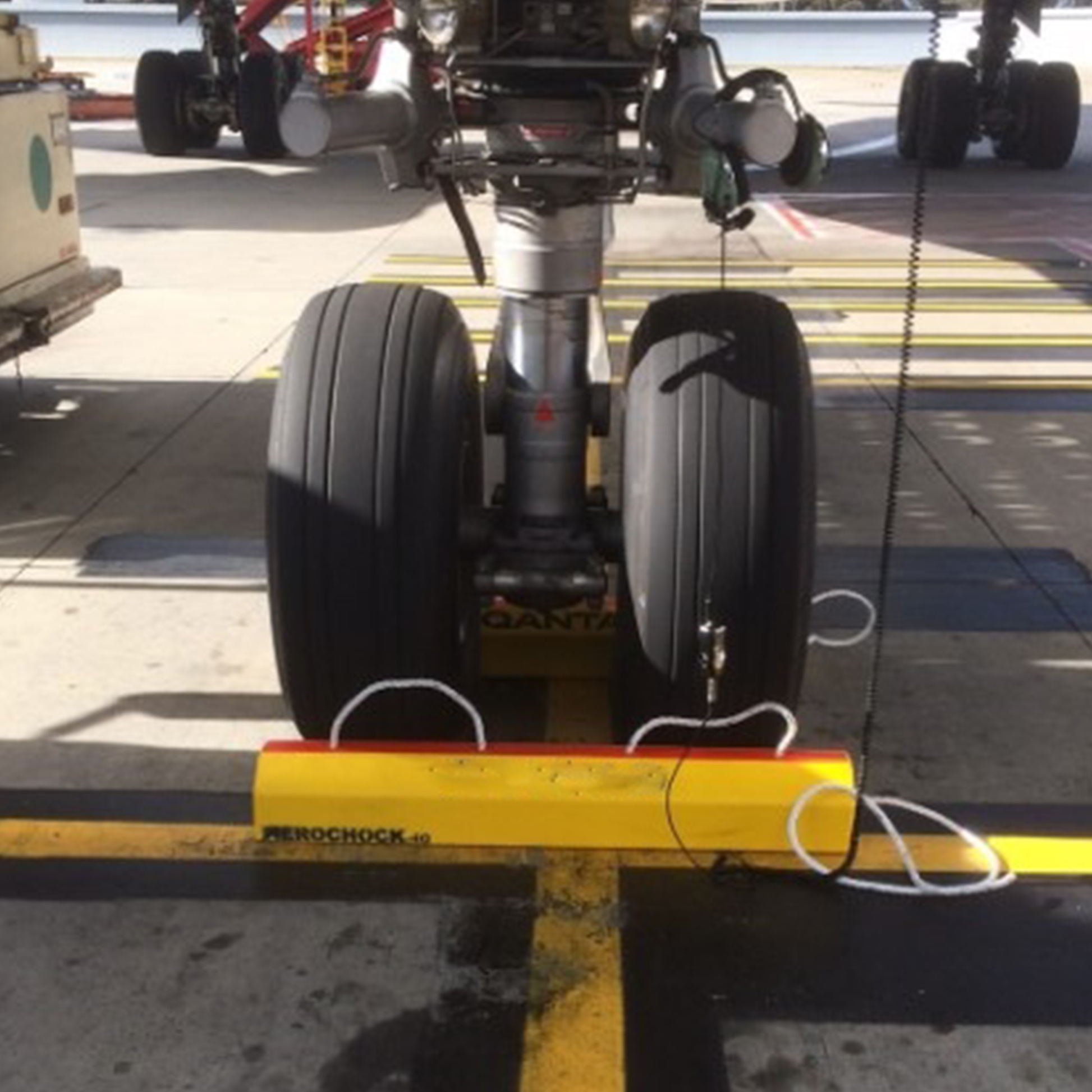 NPR07951-00 (Aerochock40 B) in use on plane wheels